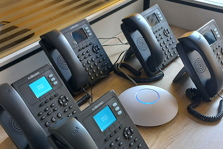 Read more about the article Yeastar S20 + Yealink Wireless IP Phones Bundle